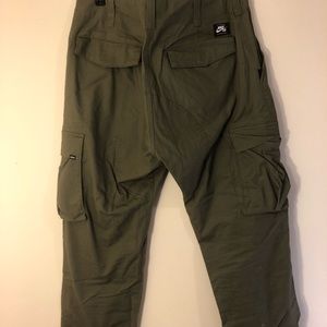 Nike SB Cargo pants, olive, size 30/Medium